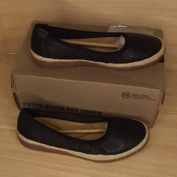 Clarks Elaina Black Slip On Shoes 8 1/2 - Picture 8 of 8